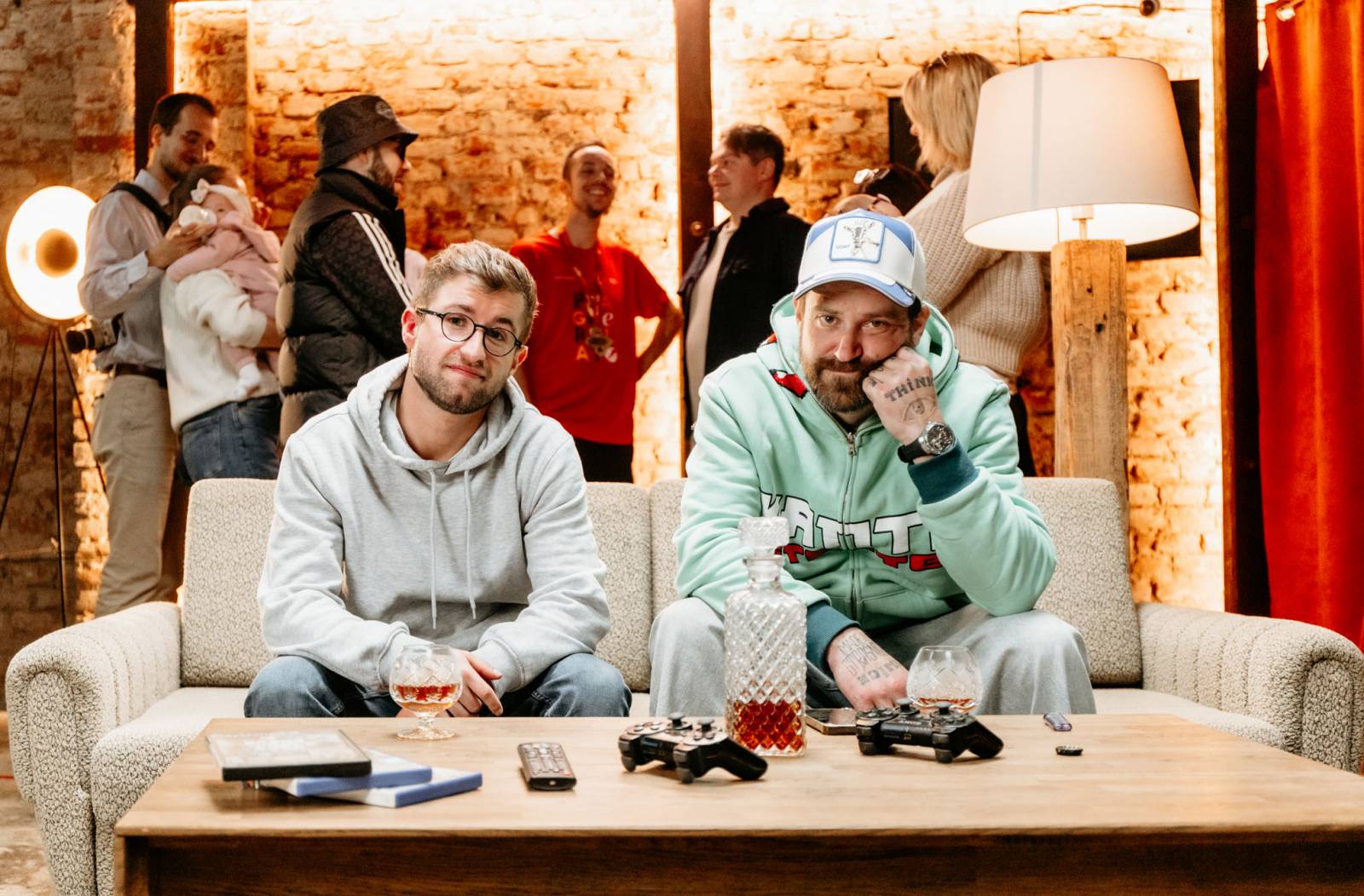 TOP 7 videoklipů týdne: Pan Lynx se vydal s Michaelem Kocábem a Michalem Pavlíčkem do lesa, Michal Horák spojil síly s Katem a INEKAFE bojuje proti botoxu