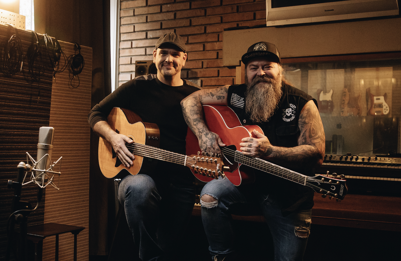 TOP 7 videoklipů týdne: No Name natáčeli v Itálii, Vojta Nedvěd spojil síly s Petrem Hrdličkou a Eva Burešová zve na koncert ve Foru Karlín