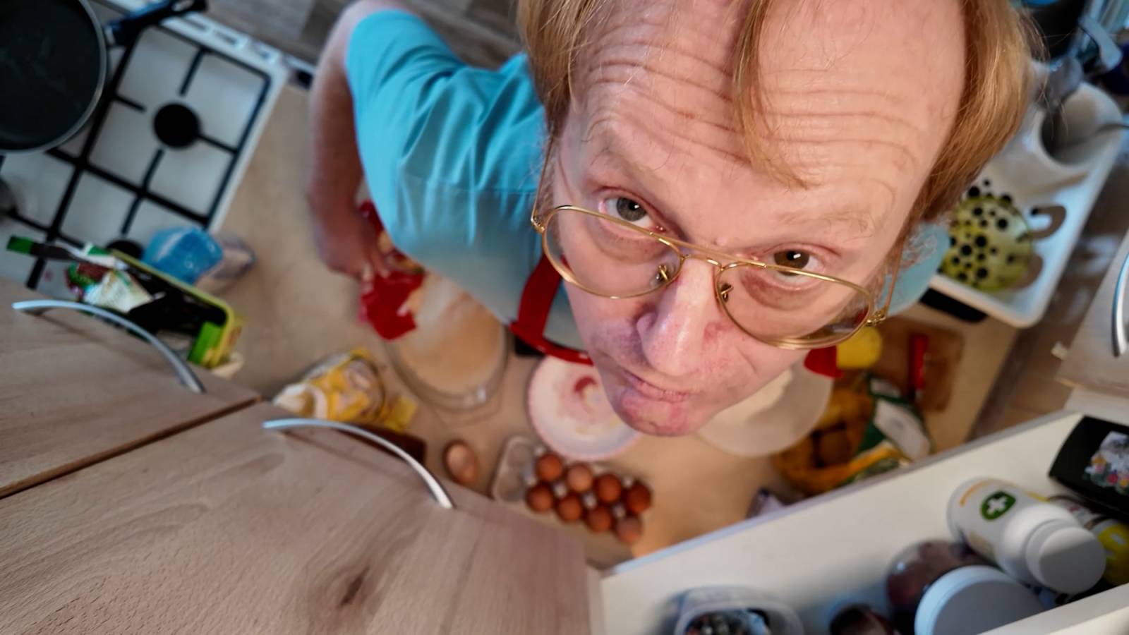 TOP 8 videoklipů týdne: Poetika zve na turné, Ben Cristovao do Edenu a Ventolin hledá radost