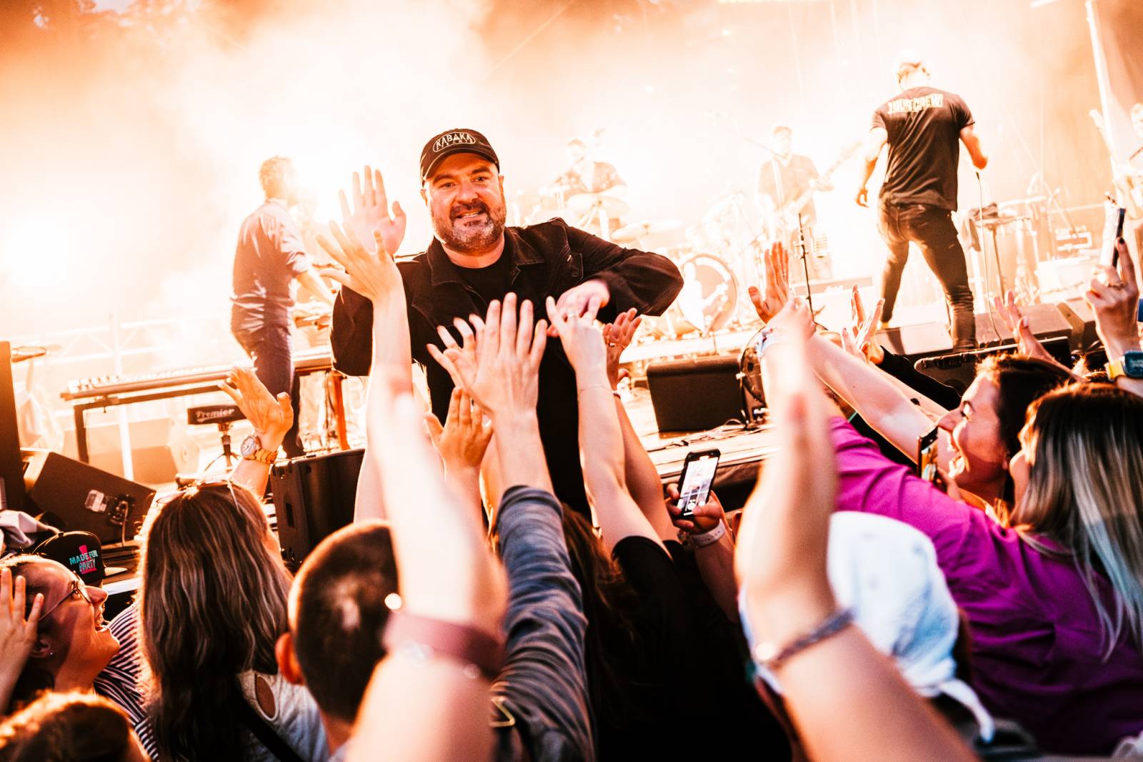 TOP 8 videoklipů týdne: Poetika zve na turné, Ben Cristovao do Edenu a Ventolin hledá radost