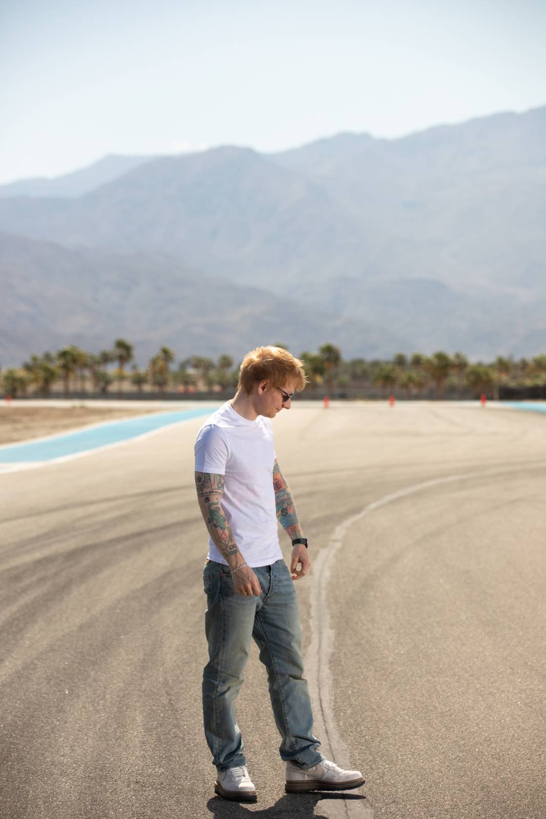 TOP 7 videoklipů týdne: Rybičky 48 a Pekař zakopali válečnou sekeru a Kateřina Marie Tichá přemýšlí nad smyslem svojí existence