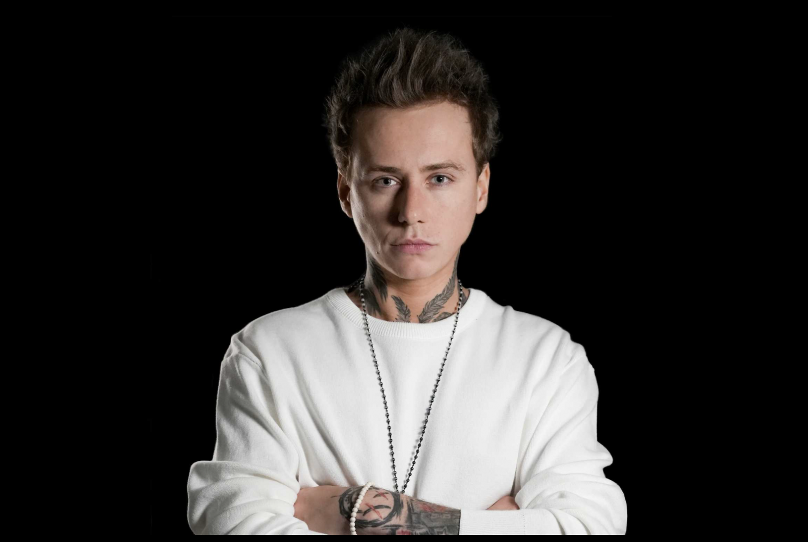 TOP 7 videoklipů týdne: Rybičky 48 a Pekař zakopali válečnou sekeru a Kateřina Marie Tichá přemýšlí nad smyslem svojí existence