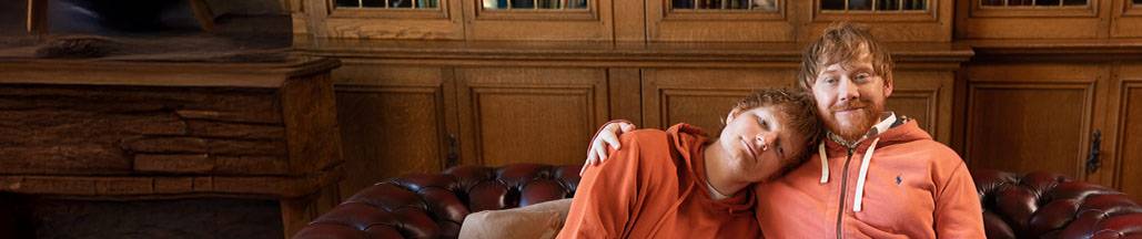 TOP 7 videoklipů týdne: Nick Cave připomíná Elvise Presleyho a Ed Sheeran se oženil se stalkerem Rupertem Grintem