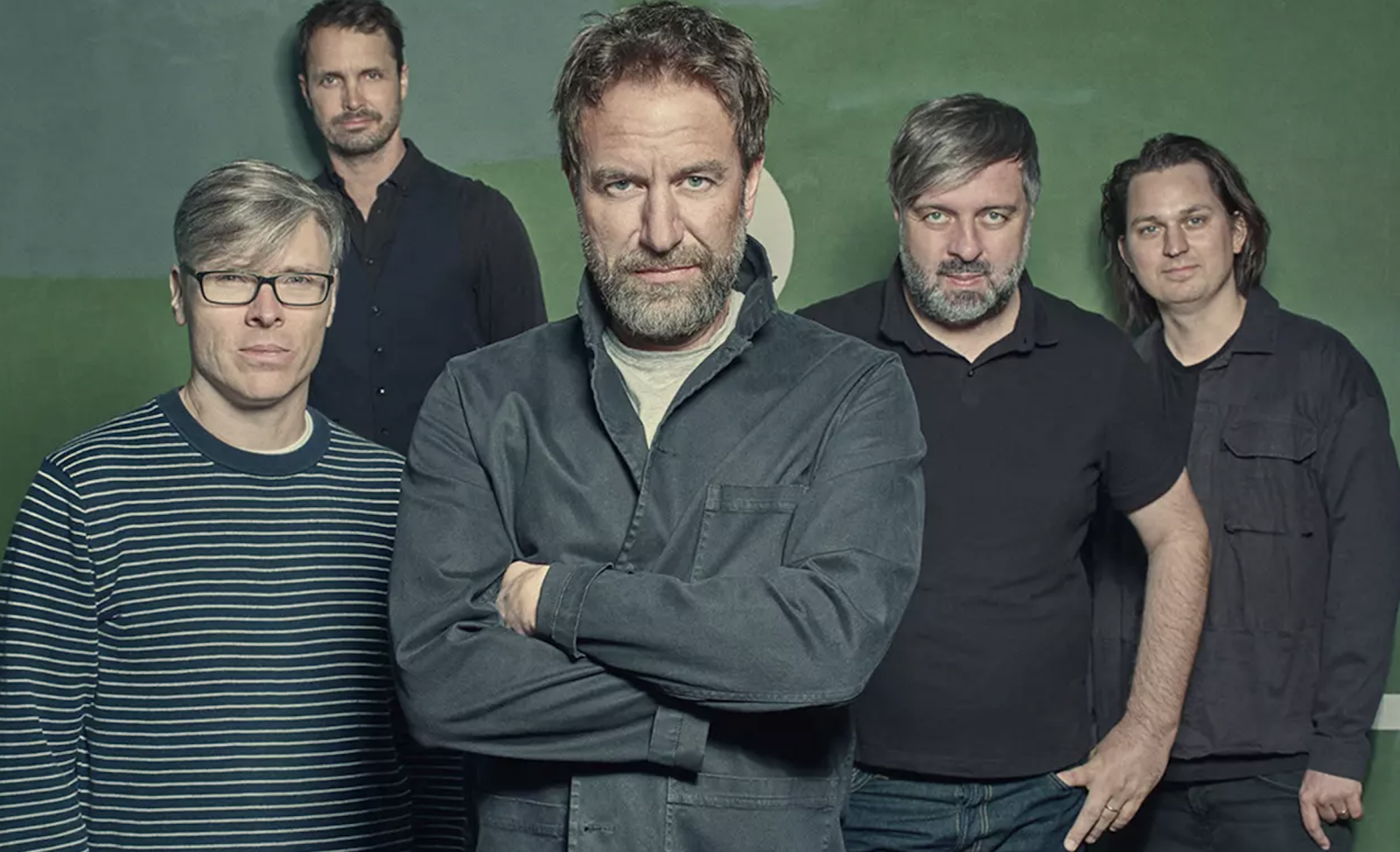 TOP 7 videoklipů týdne: Nick Cave připomíná Elvise Presleyho a Ed Sheeran se oženil se stalkerem Rupertem Grintem