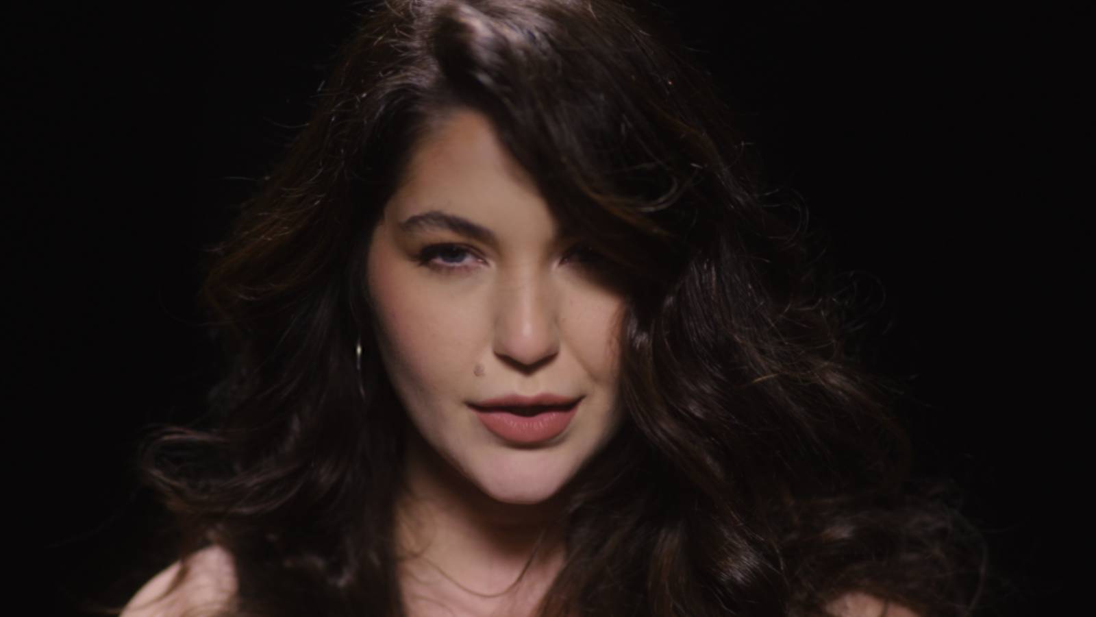 TOP 7 videoklipů týdne: Florence and the Machine oznamují nové album, Jonas Brothers natáčeli na mobilní telefon a Adéla debutuje