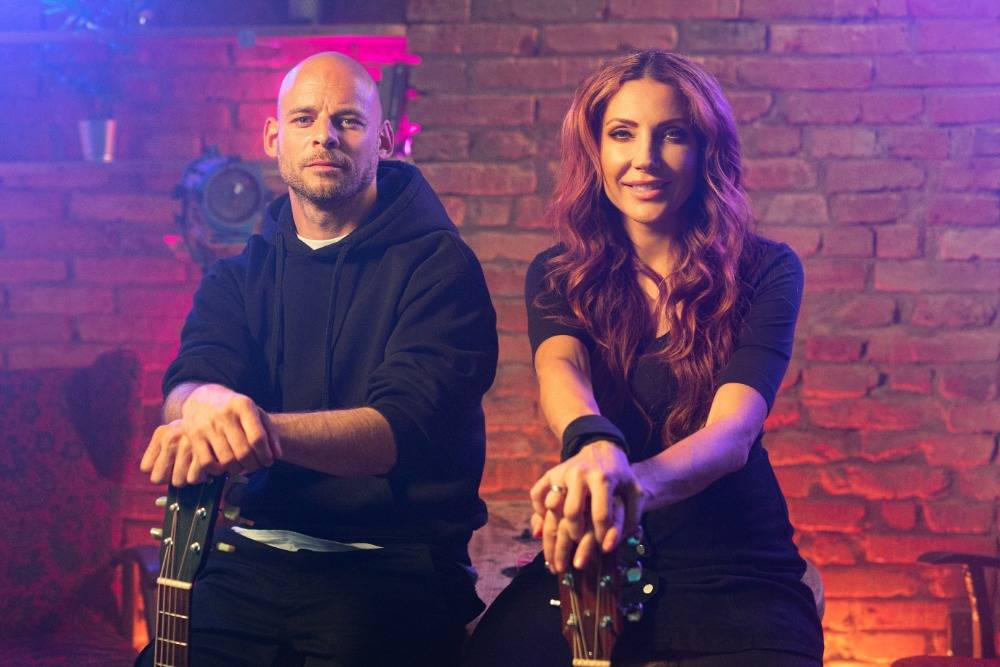 TOP 7 videoklipů týdne: Václav Noid Bárta nahrál duet s Jiřím Kornem, Olga Lounová s Vojtaanem a Jamaron mapují svoji kariéru