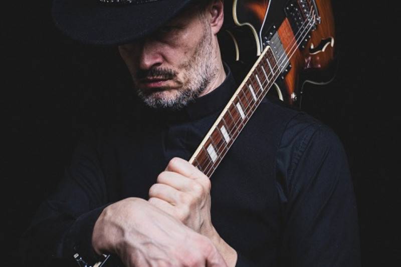 TOP 7 videoklipů týdne: Lady Gaga tančí tanec mrtvých. Hlásí se také Šimon Opp, Reflections of Karma i Monika