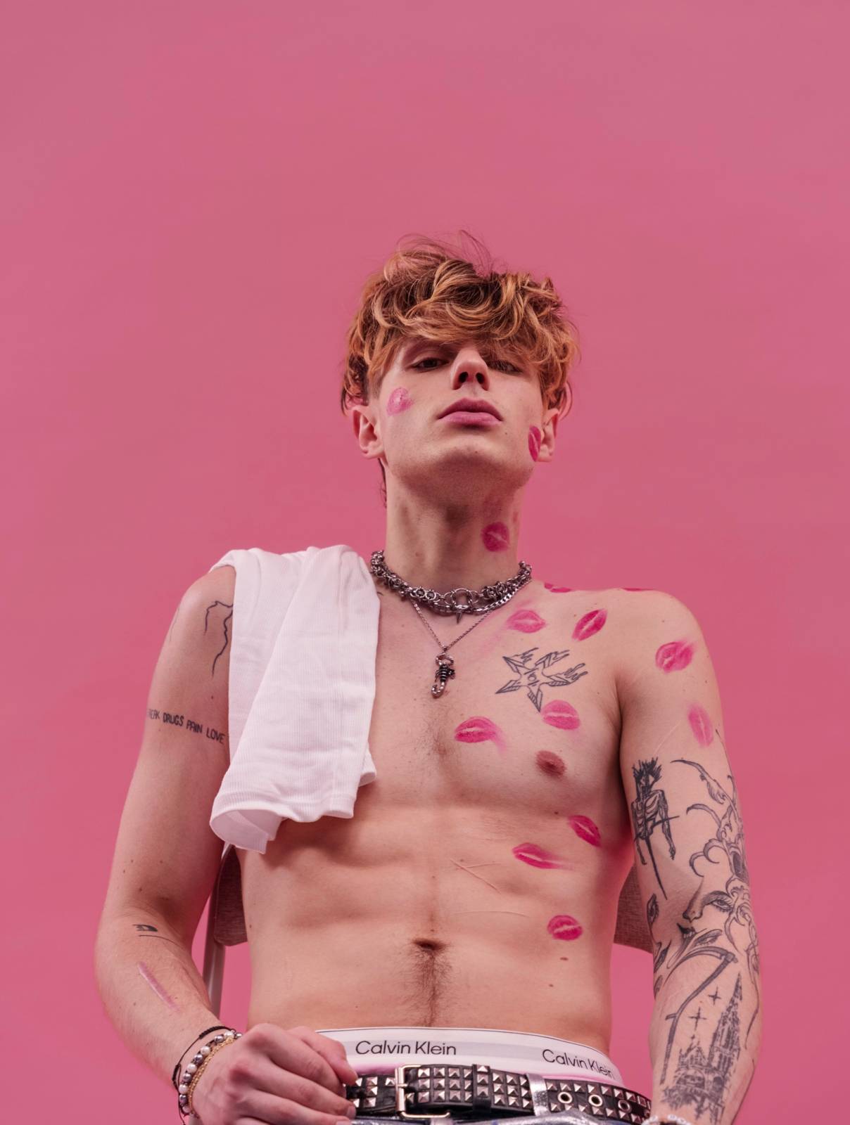 TOP 7 videoklipů týdne: Lady Gaga tančí tanec mrtvých. Hlásí se také Šimon Opp, Reflections of Karma i Monika