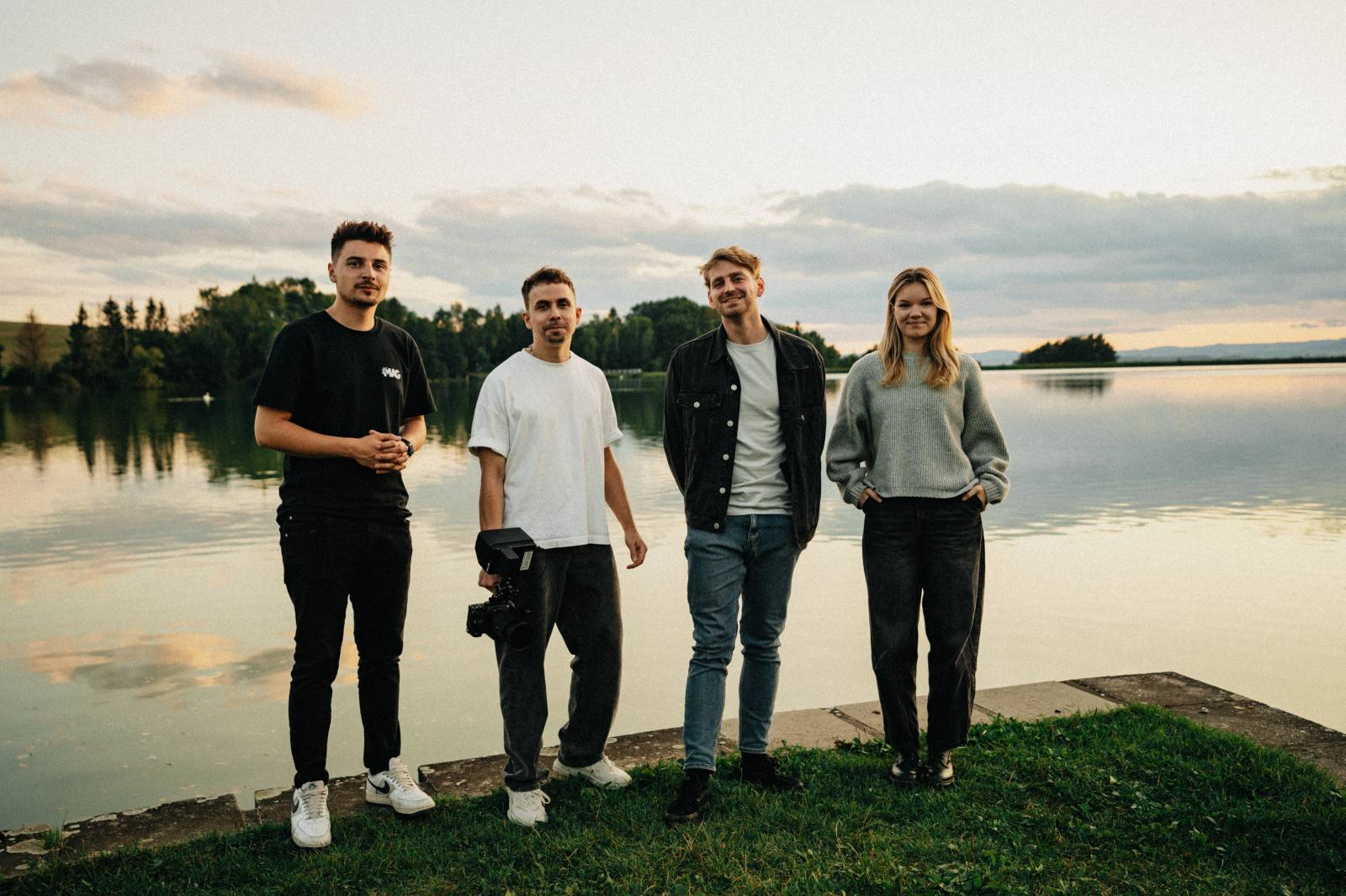 TOP 7 videoklipů týdne: Till Lindemann opět šokuje. Rybičky 48 a Taylor Swift představují nová alba