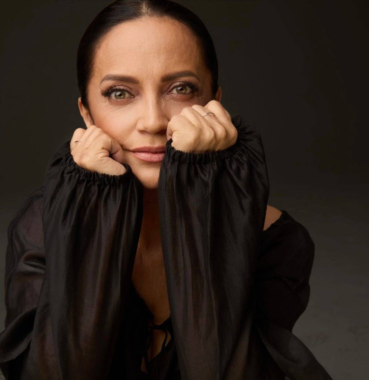 TOP 7 videoklipů týdne: ADONXS zkoumá zlomené srdce, Martina Pártlová popisuje životní kolotoč žen