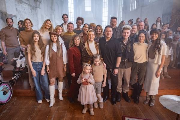 TOP 7 videoklipů týdne: Michal Hrůza natáčel za polárním kruhem a Kaczi vzpomíná na blízké, kteří už nejsou mezi námi