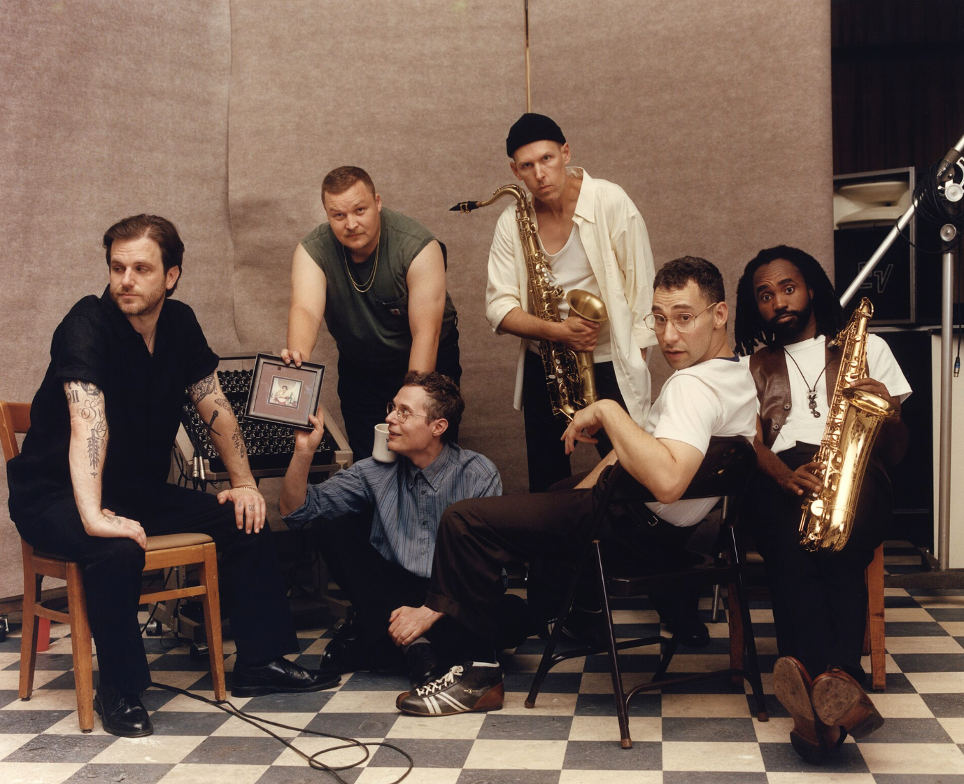 TOP 7 videoklipů týdne: Petr Kolář natáčel se svými syny, Hentai Corporation a P/ST avizují novinkou společné koncerty