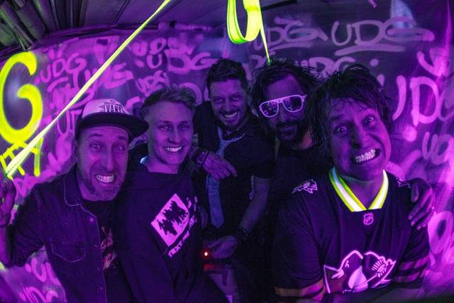 TOP 7 videoklipů týdne: UDG se hlásí s druhým singlem v nové sestavě a Pačess a Bára Basiková lákají na připravované album