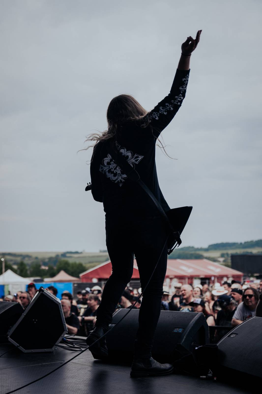 TOP 7 videoklipů týdne: UDG se hlásí s druhým singlem v nové sestavě a Pačess a Bára Basiková lákají na připravované album