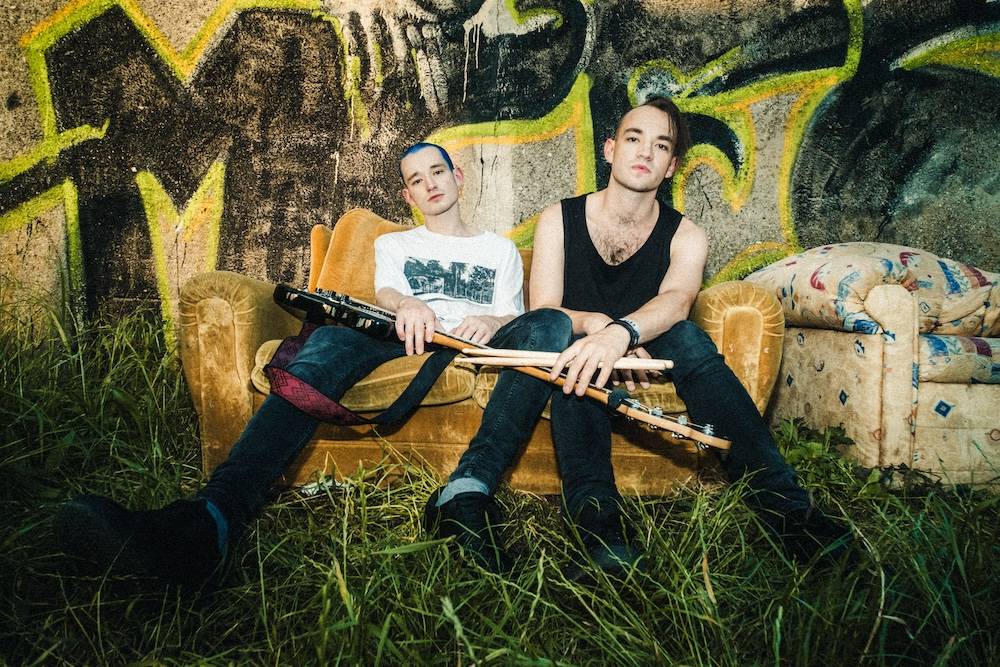 TOP 7 videoklipů týdne: UDG se hlásí s druhým singlem v nové sestavě a Pačess a Bára Basiková lákají na připravované album