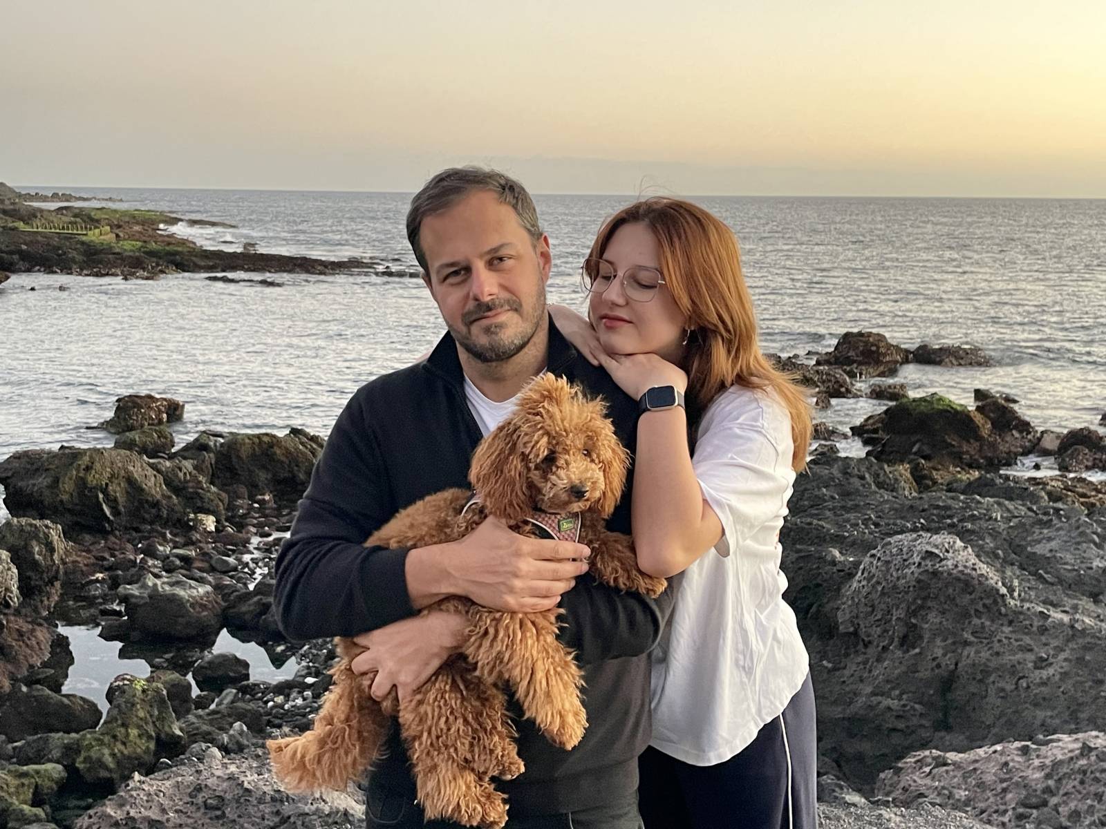 TOP 7 videoklipů týdne: Harlej vzpomínají na narozeninový koncert v O2 universu, Reflections of Karma nahrávali s Otou Váňou a Xindl X s dcerou Alicí