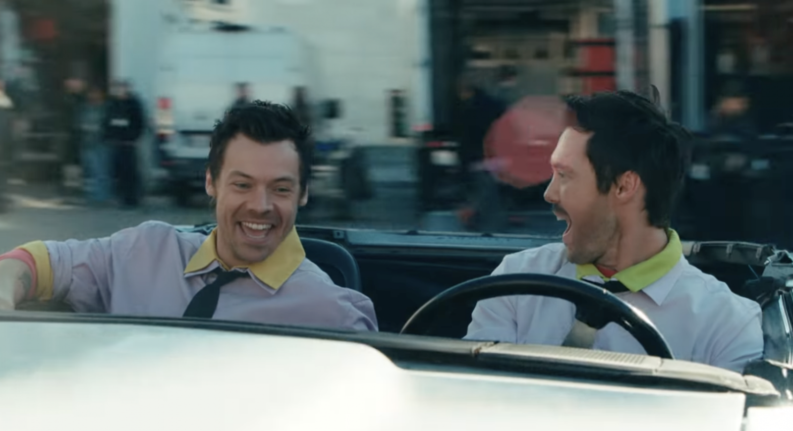 TOP 7 videoklipů týdne: Harlej vzpomínají na narozeninový koncert v O2 universu, Reflections of Karma nahrávali s Otou Váňou a Xindl X s dcerou Alicí