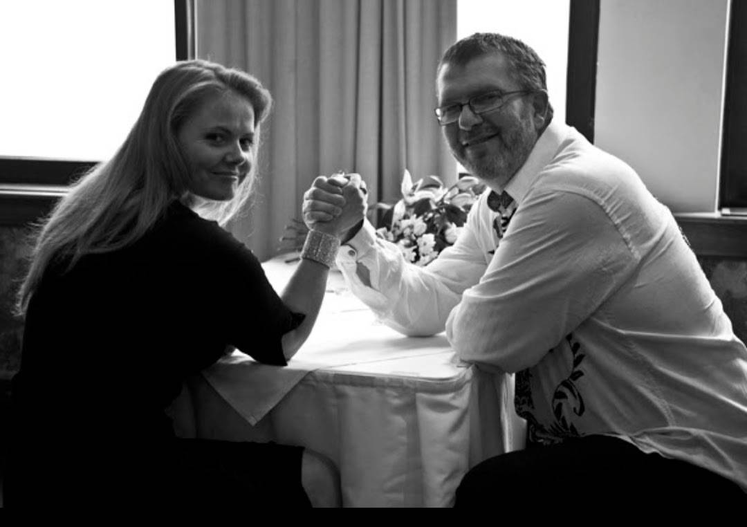 TOP 7 videoklipů týdne: Harlej vzpomínají na narozeninový koncert v O2 universu, Reflections of Karma nahrávali s Otou Váňou a Xindl X s dcerou Alicí