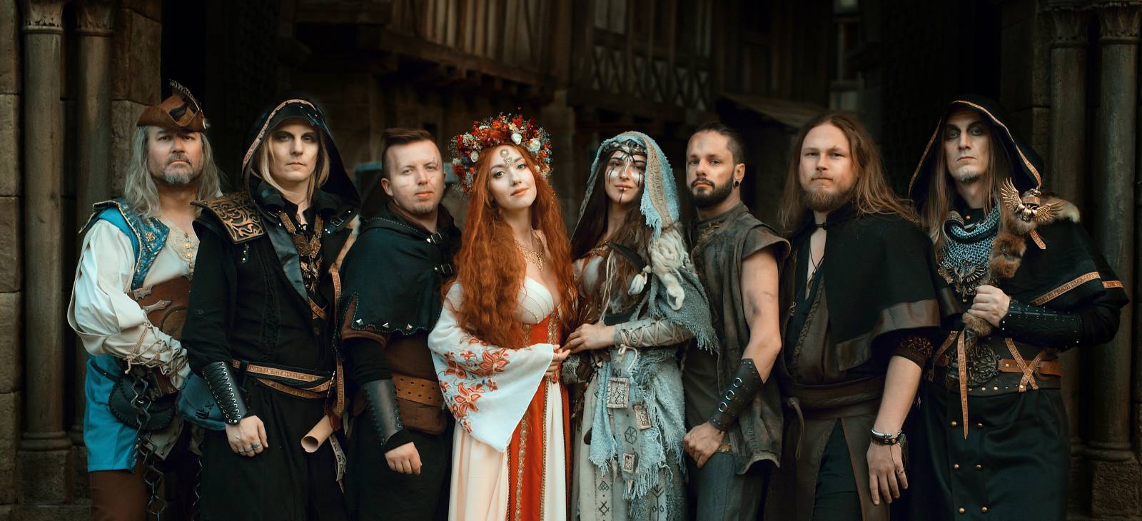 TOP 7 videoklipů týdne: Dan Bárta a Illustratosphere zvou na turné, Kaczi otevírá staré rány a Keanu Reeves s Dogstar se těší do Prahy