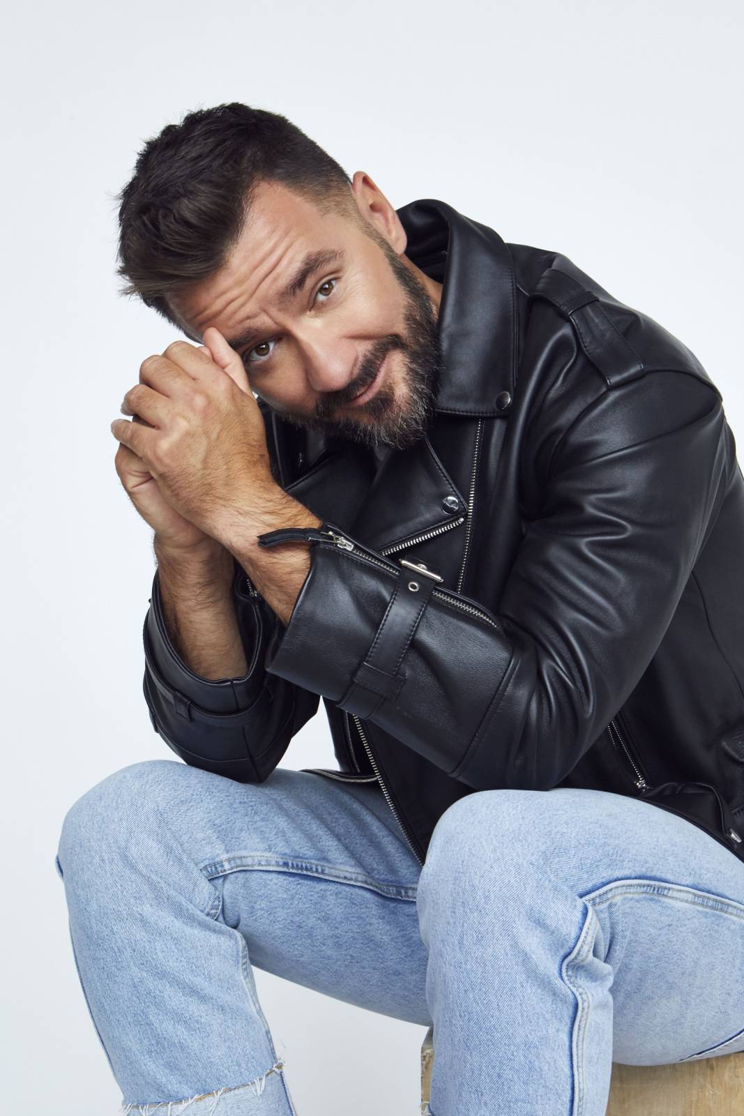 TOP 7 videoklipů týdne: Geoff Tyson zpívá o lásce ve světě, který se vymyká kontrole, Foo Fighters mají nové album a Marek Ztracený se těší na pátek