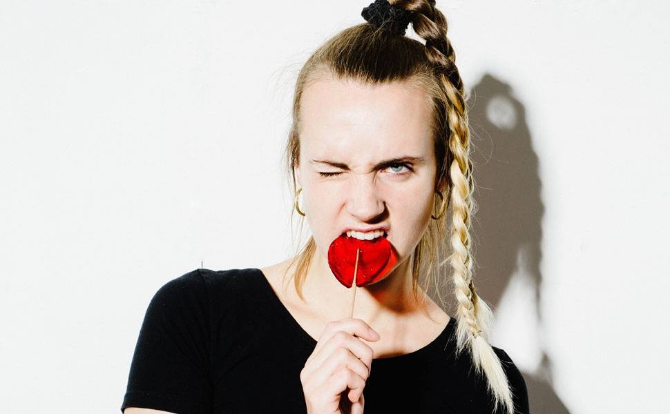 AUDIO: Pozor, letí nový singl Kamikaze od MØ