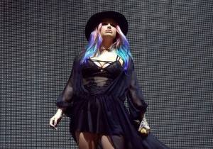AUDIO: Kesha se svobody nevzdává a vydává i přes zákaz, komplicem jí je Zedd