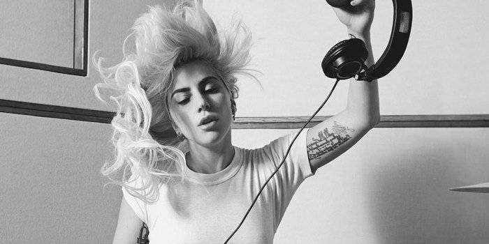 AUDIO: Z Lady Gaga je v Million Reasons barová písničkářka 