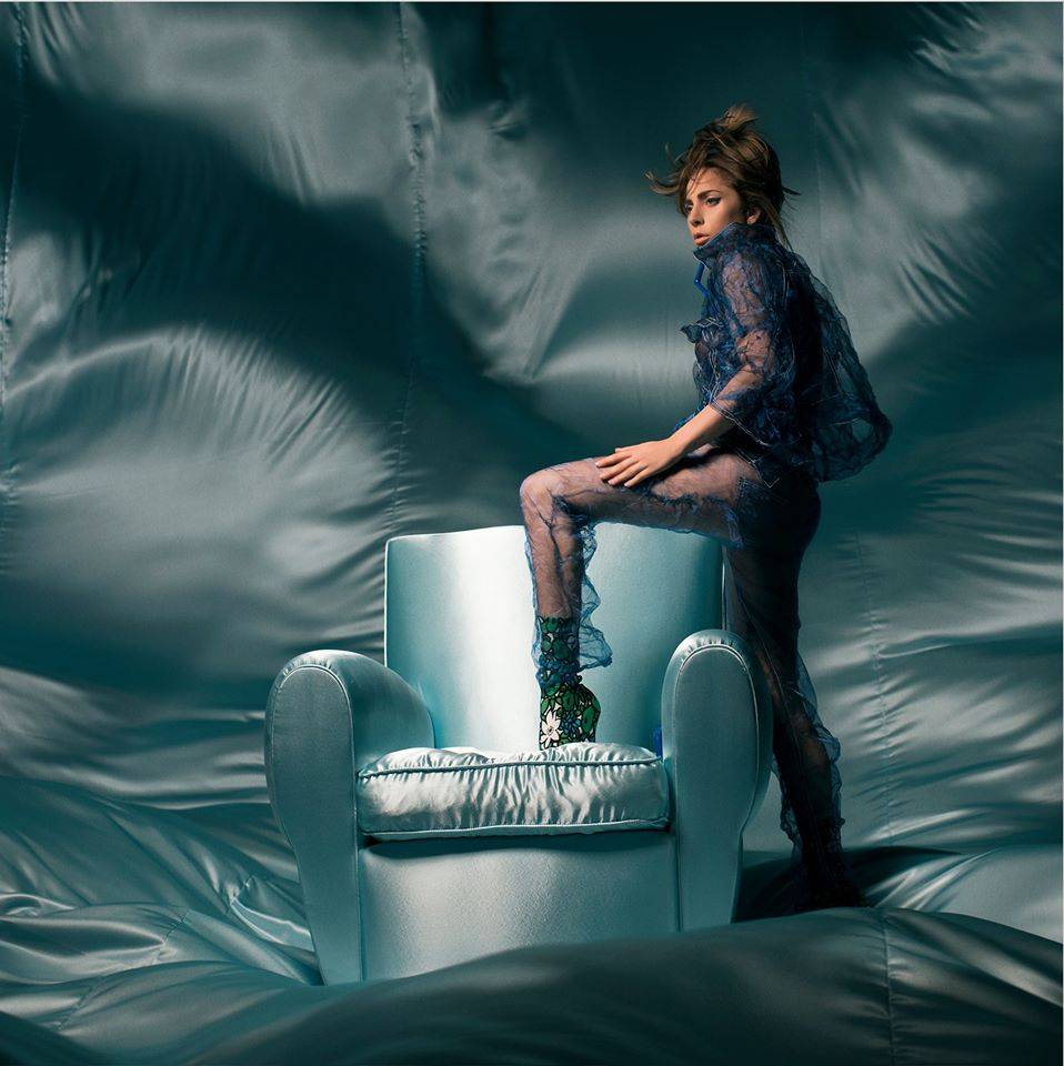 AUDIO: Lady Gaga se chce v novince The Cure po dlouhé době líbit masám