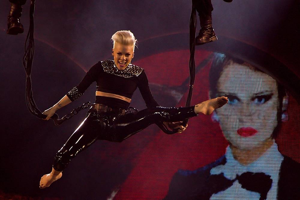 AUDIO: Pink se vrací v plné síle! V novém singlu tentokrát nesází na jistotu, ale zpomalila