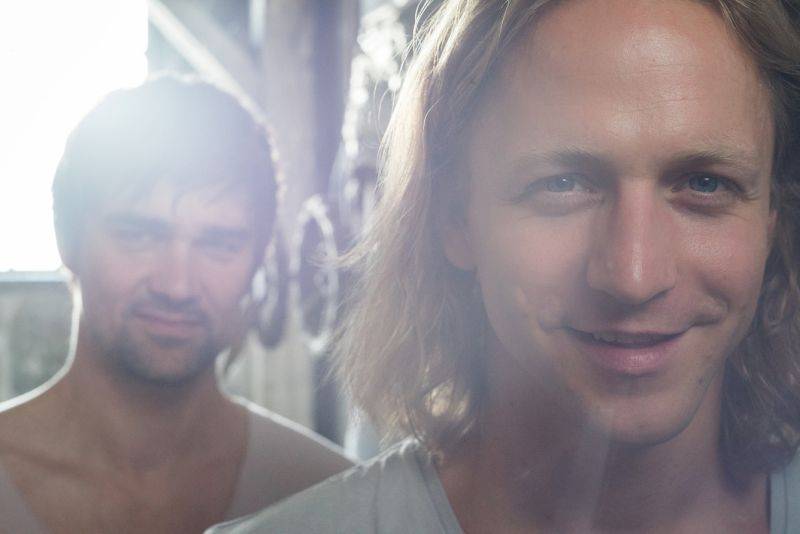 AUDIO: Tomáš Klus nazpíval píseň se svou ženou Tamarou. Věří v ní, že se svět promění