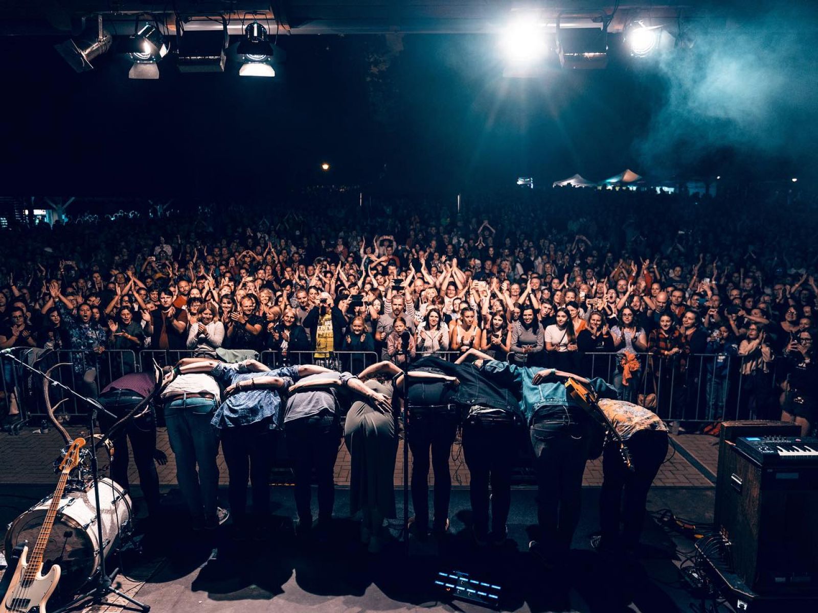 VIDEO: Platonic debutují klipem Tráva, který zobrazuje youtuberskou love story