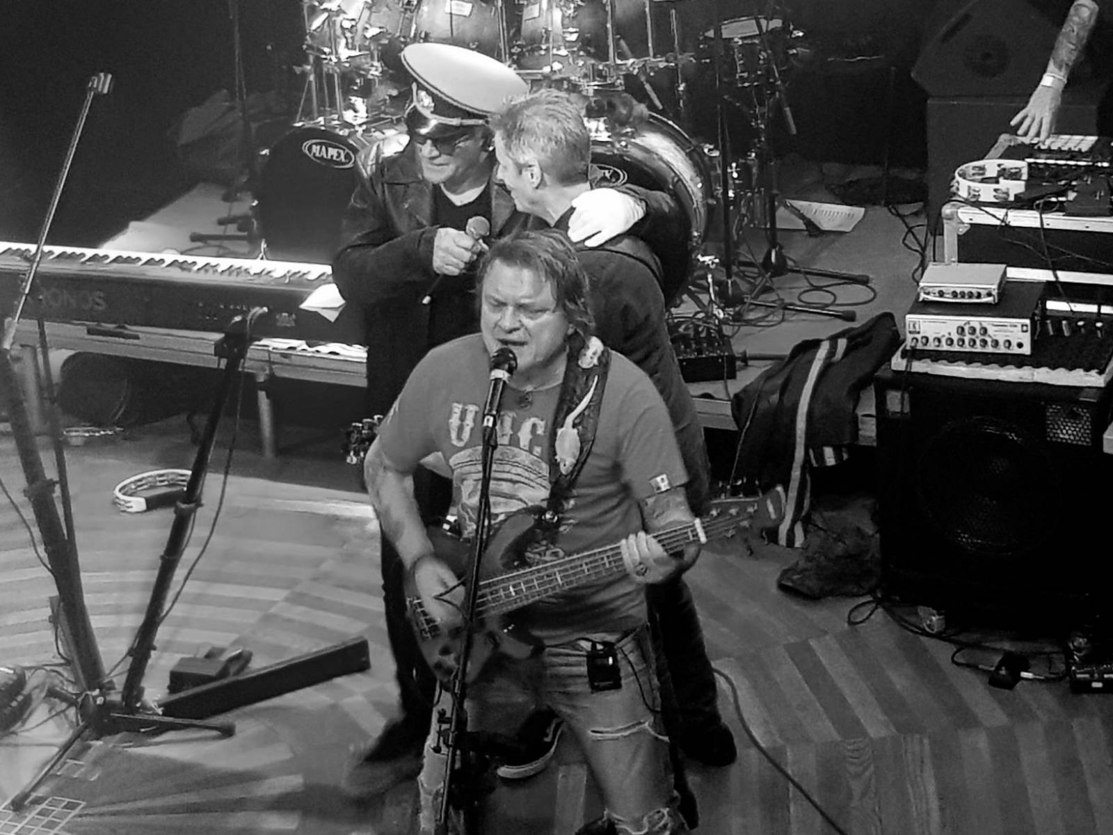 VIDEO: Platonic debutují klipem Tráva, který zobrazuje youtuberskou love story