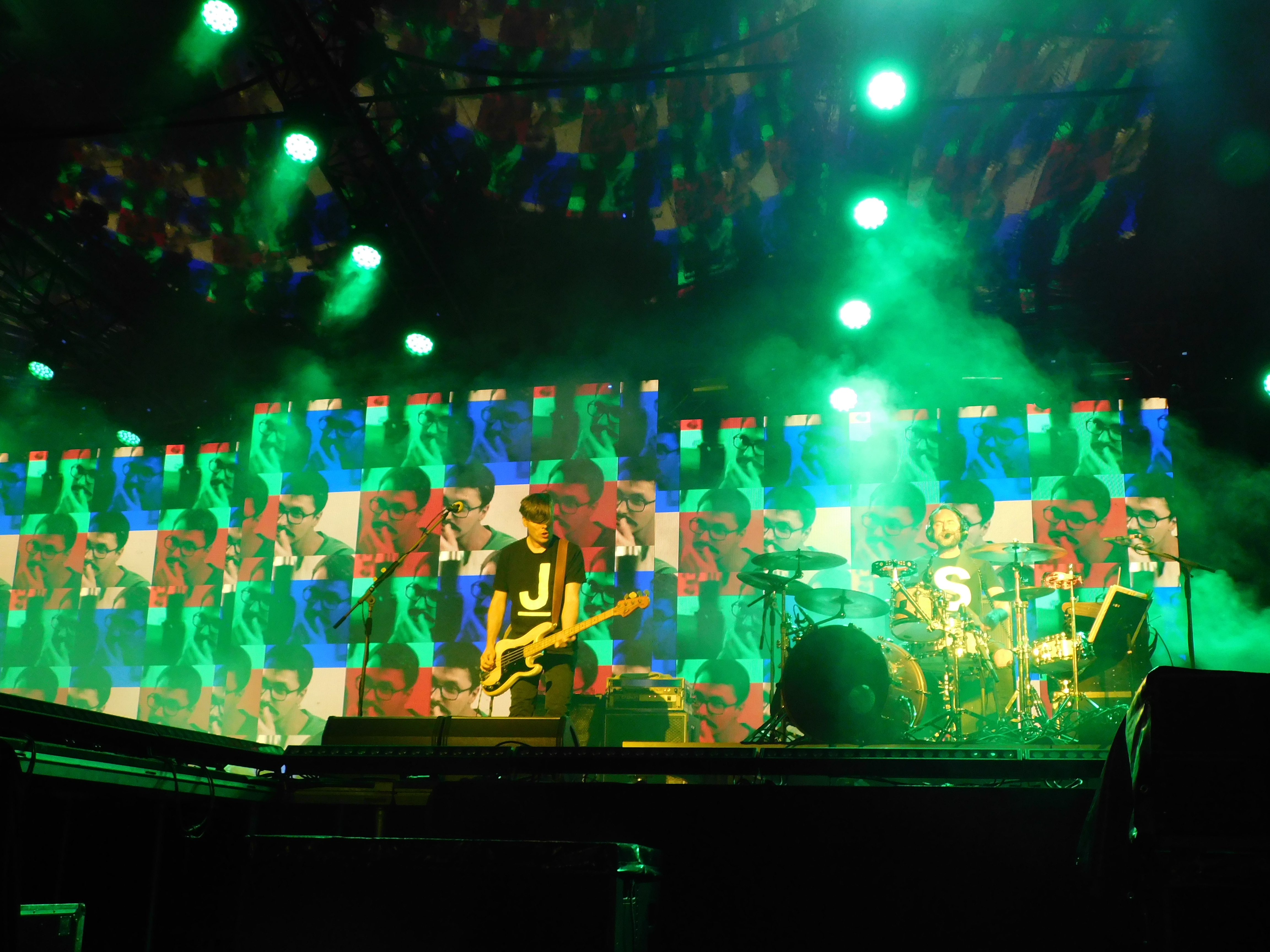 VIDEO: Platonic debutují klipem Tráva, který zobrazuje youtuberskou love story