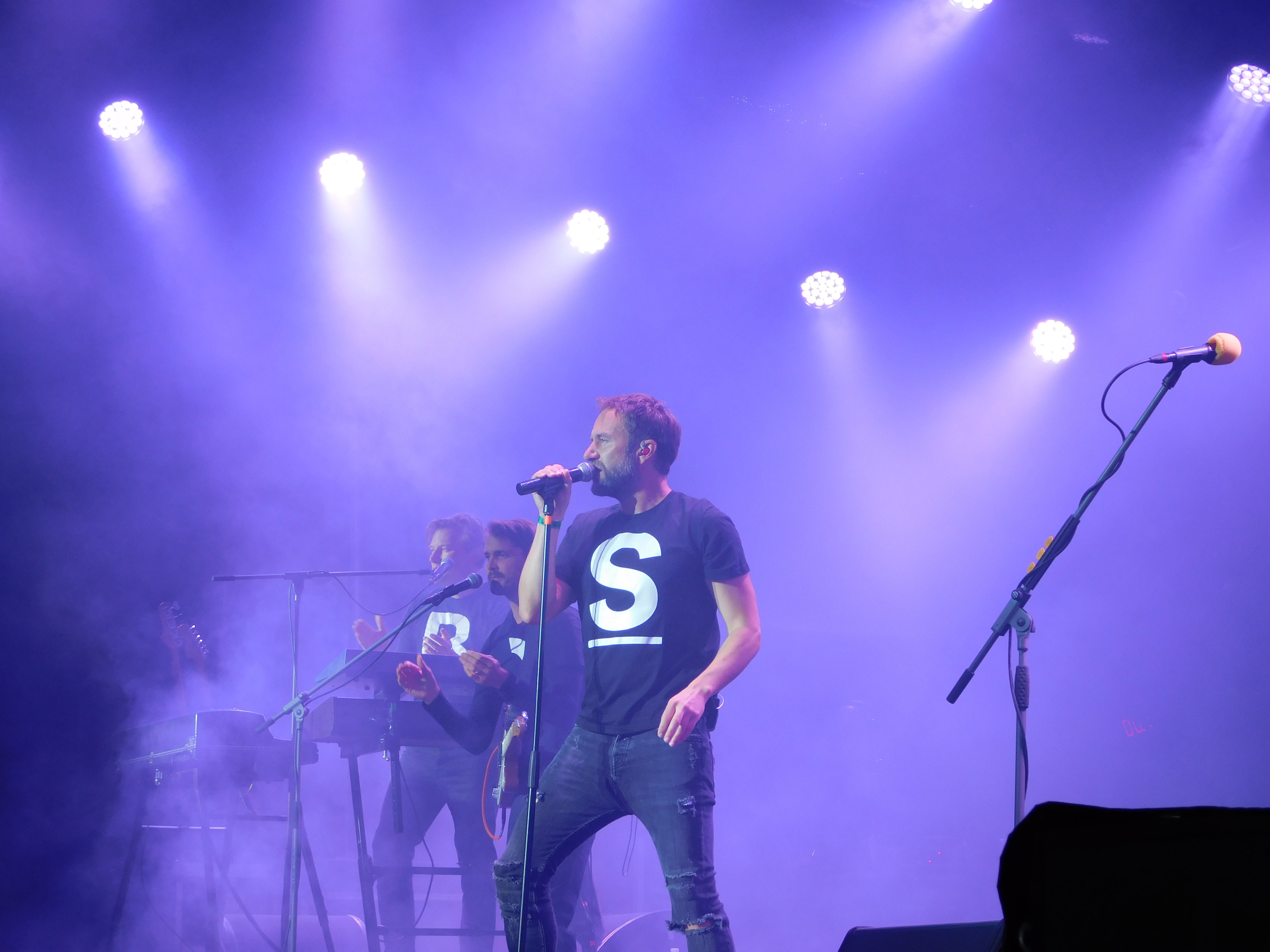 VIDEO: Platonic debutují klipem Tráva, který zobrazuje youtuberskou love story