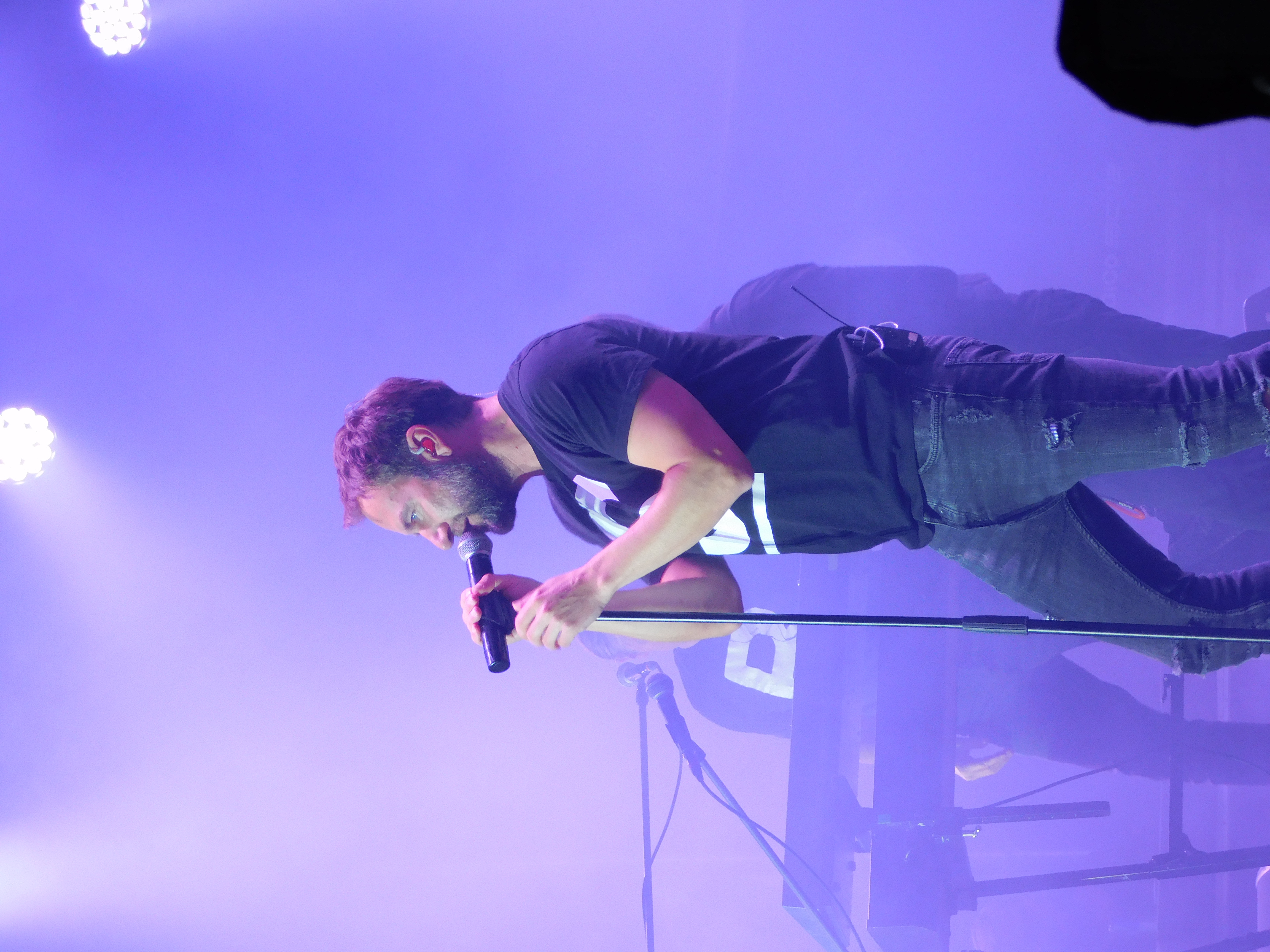 VIDEO: Platonic debutují klipem Tráva, který zobrazuje youtuberskou love story