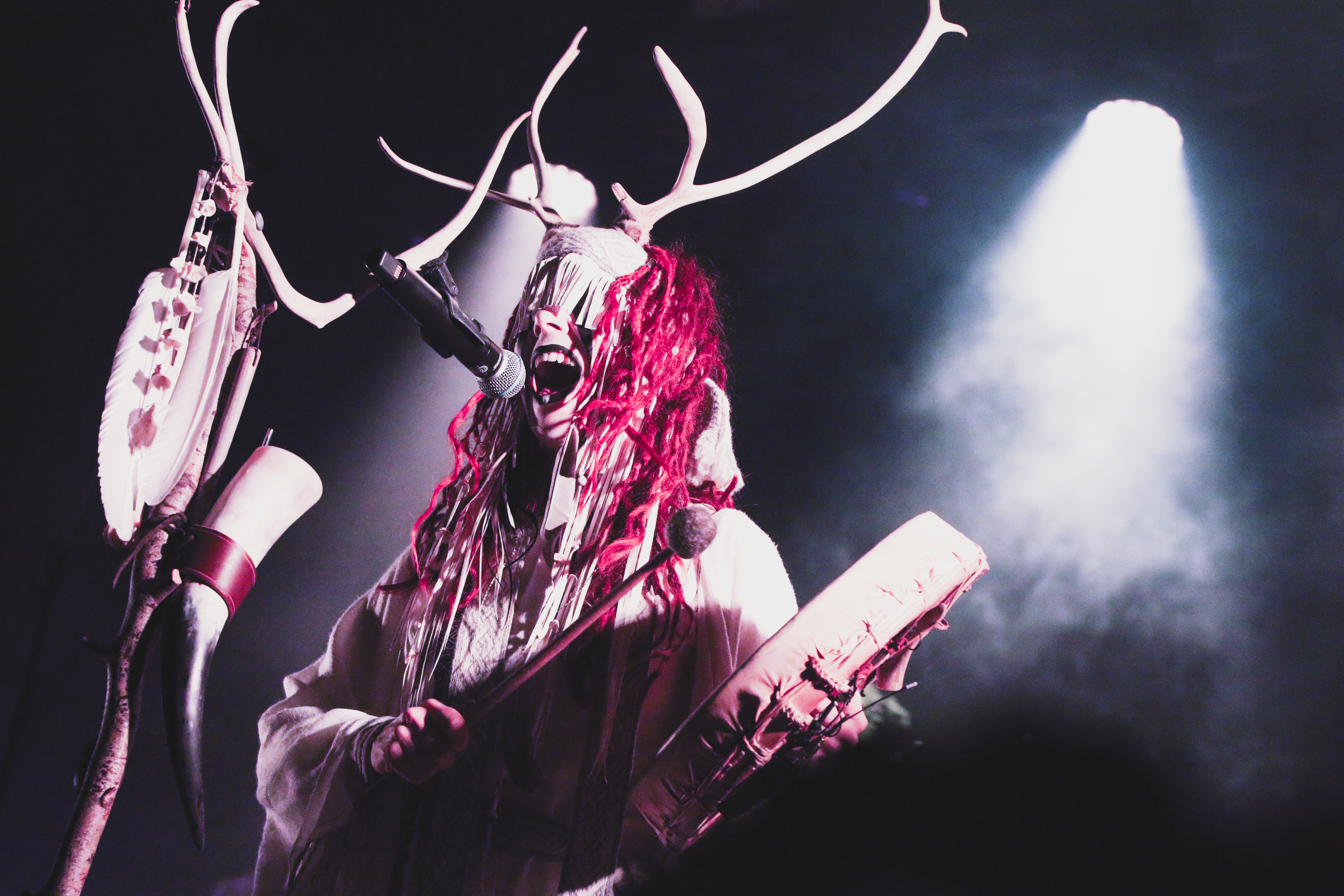 VIDEO: Platonic debutují klipem Tráva, který zobrazuje youtuberskou love story