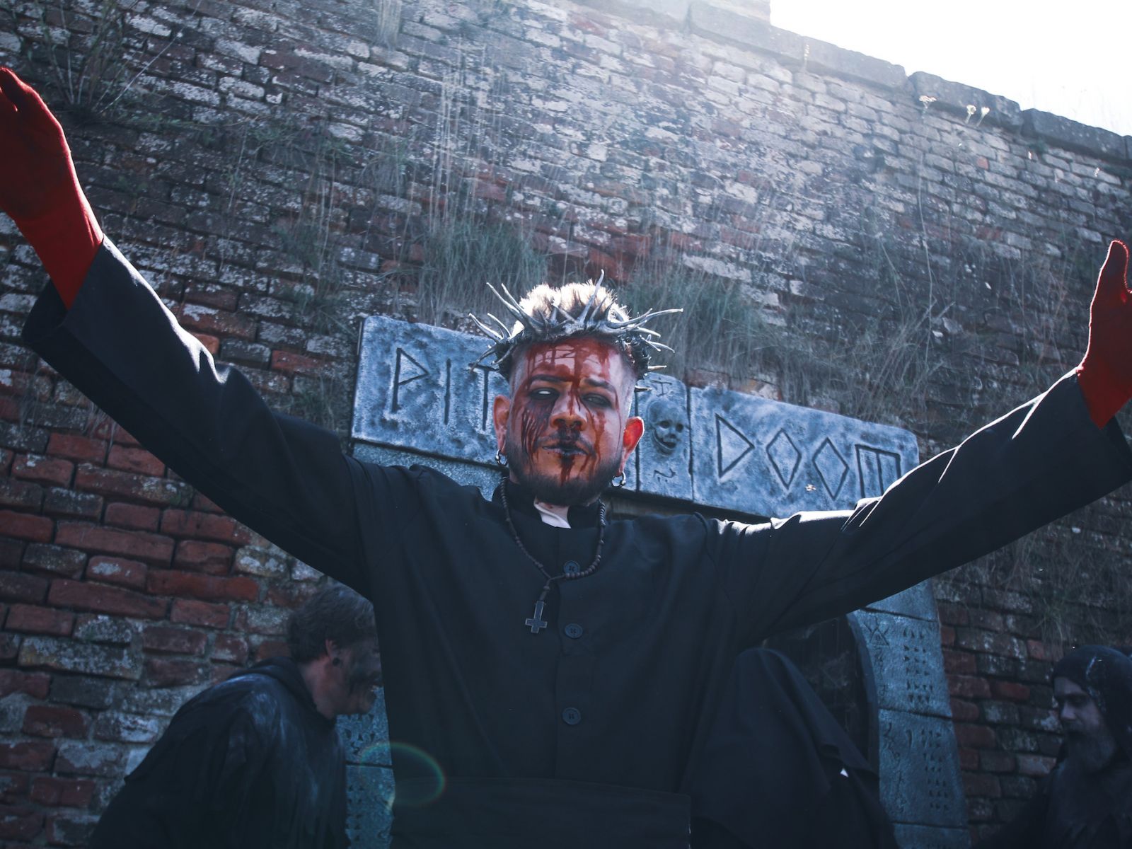 VIDEO: Platonic debutují klipem Tráva, který zobrazuje youtuberskou love story