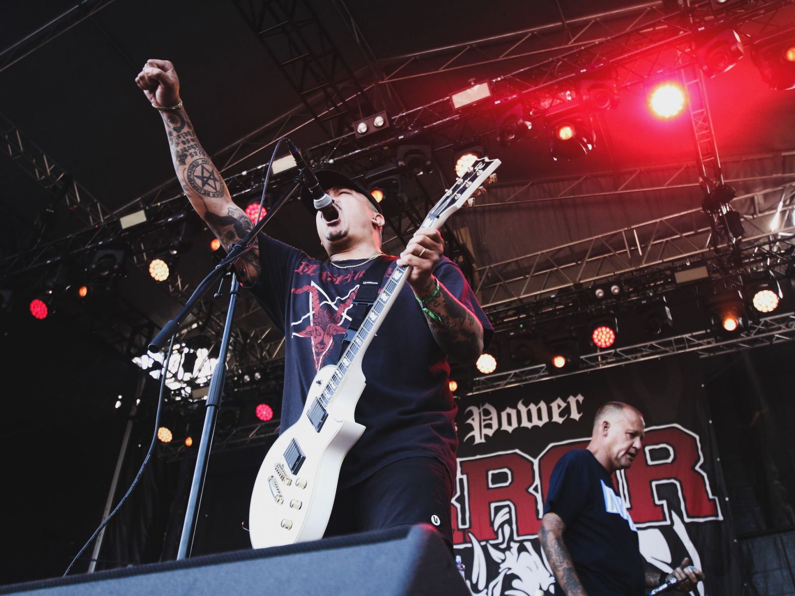 VIDEO: Platonic debutují klipem Tráva, který zobrazuje youtuberskou love story