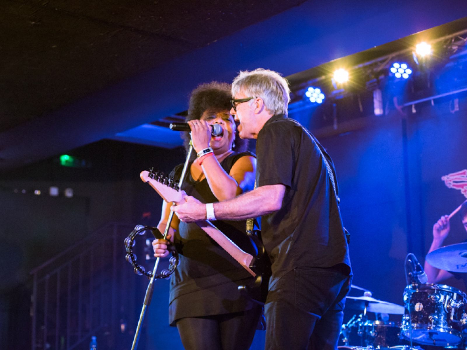 VIDEO: Platonic debutují klipem Tráva, který zobrazuje youtuberskou love story