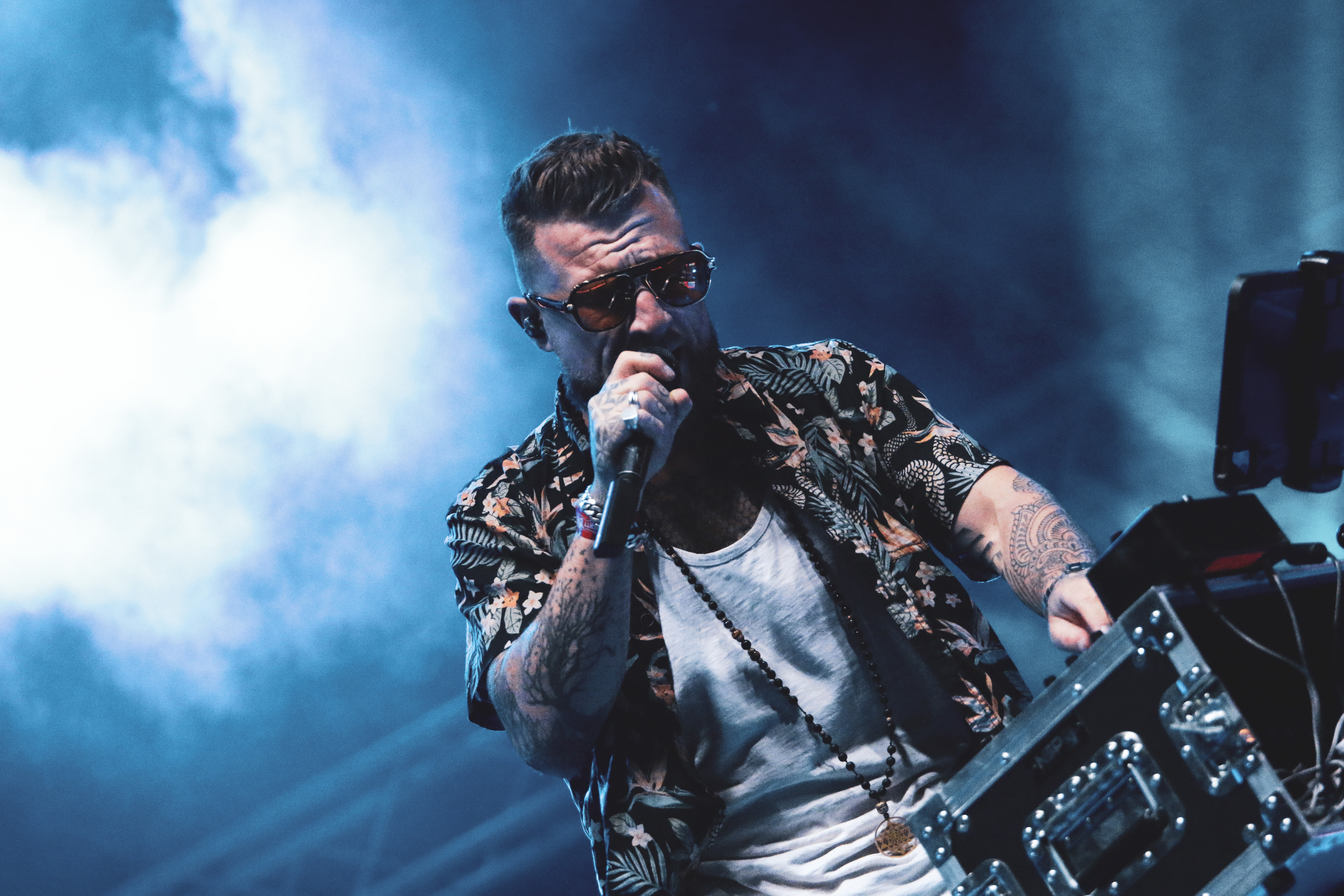 VIDEO: Platonic debutují klipem Tráva, který zobrazuje youtuberskou love story