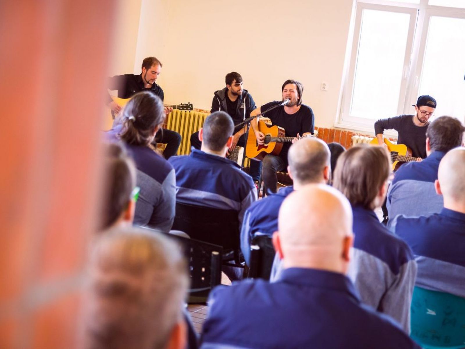 VIDEO: Platonic debutují klipem Tráva, který zobrazuje youtuberskou love story