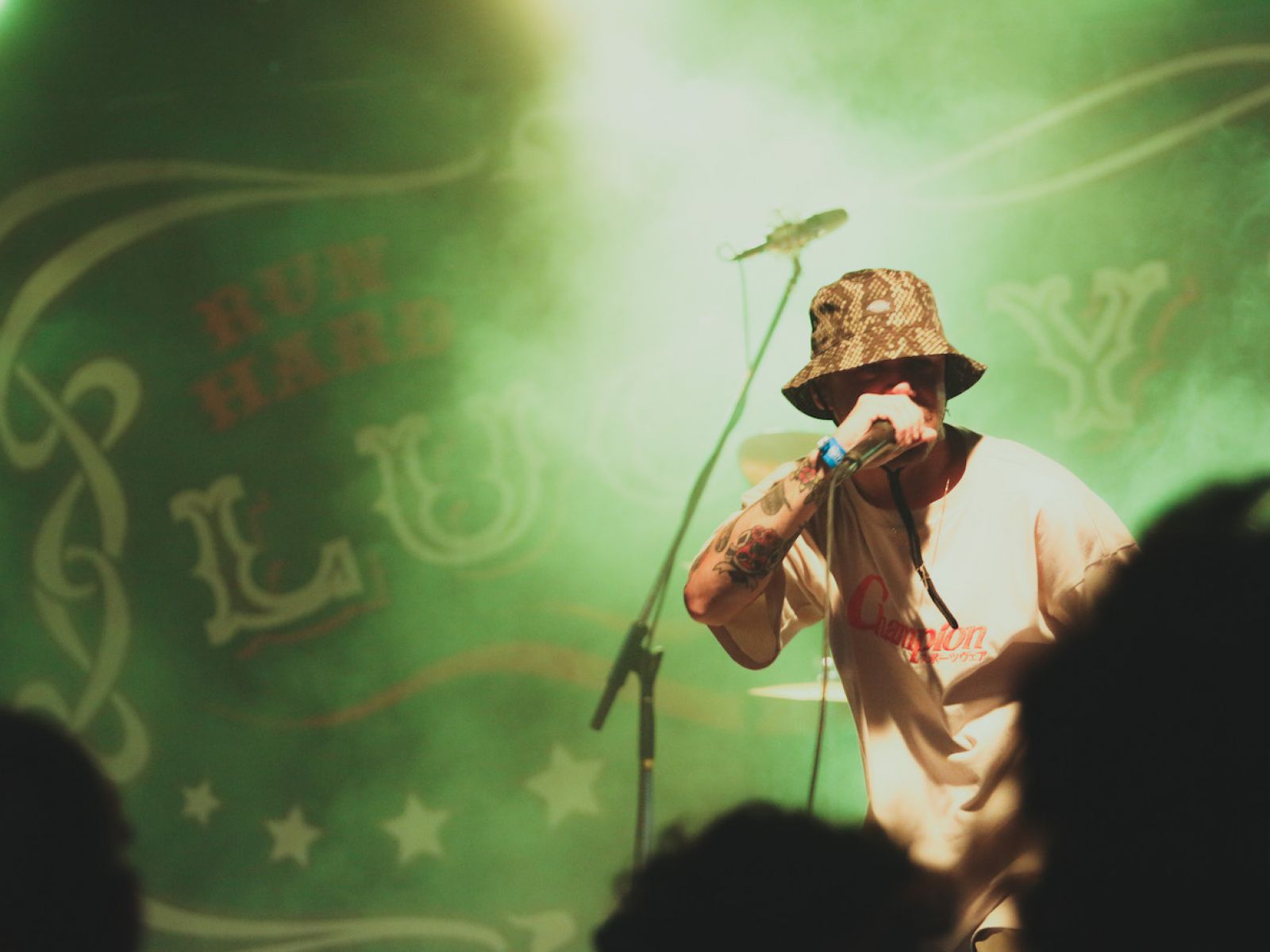 LIVE: Příznivci punku a ska zamířili do Tábora. Odstartoval festival Mighty Sounds