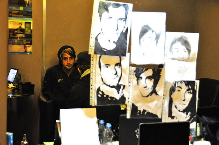 All Time Low: Podprsenky? Na pódiu nám přistál i vibrátor