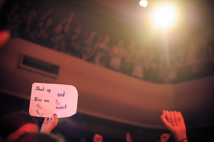 LIVE: All Time Low pod palbou podprsenek