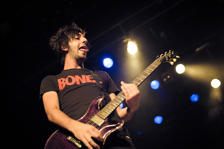 LIVE: All Time Low pod palbou podprsenek