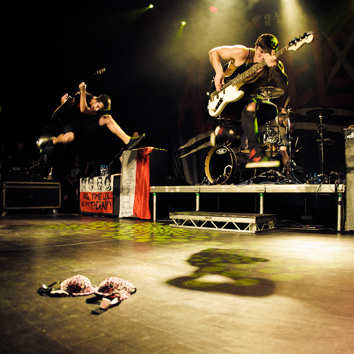 LIVE: All Time Low pod palbou podprsenek