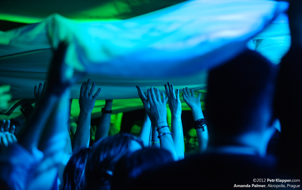 LIVE: Amanda Palmer miluje Prahu, Praha miluje Amandu Palmer