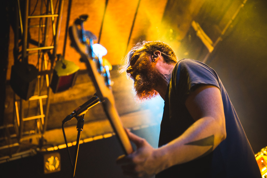 LIVE: And So I Watch You From Afar - silné momenty, nadšení fanoušci