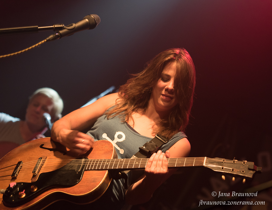 Dvakrát platinová Aneta Langerová pokračuje v turné a vydá vinyl