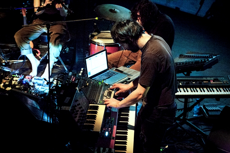 LIVE: Apparat plays Krieg und Frieden. Zufrieden?